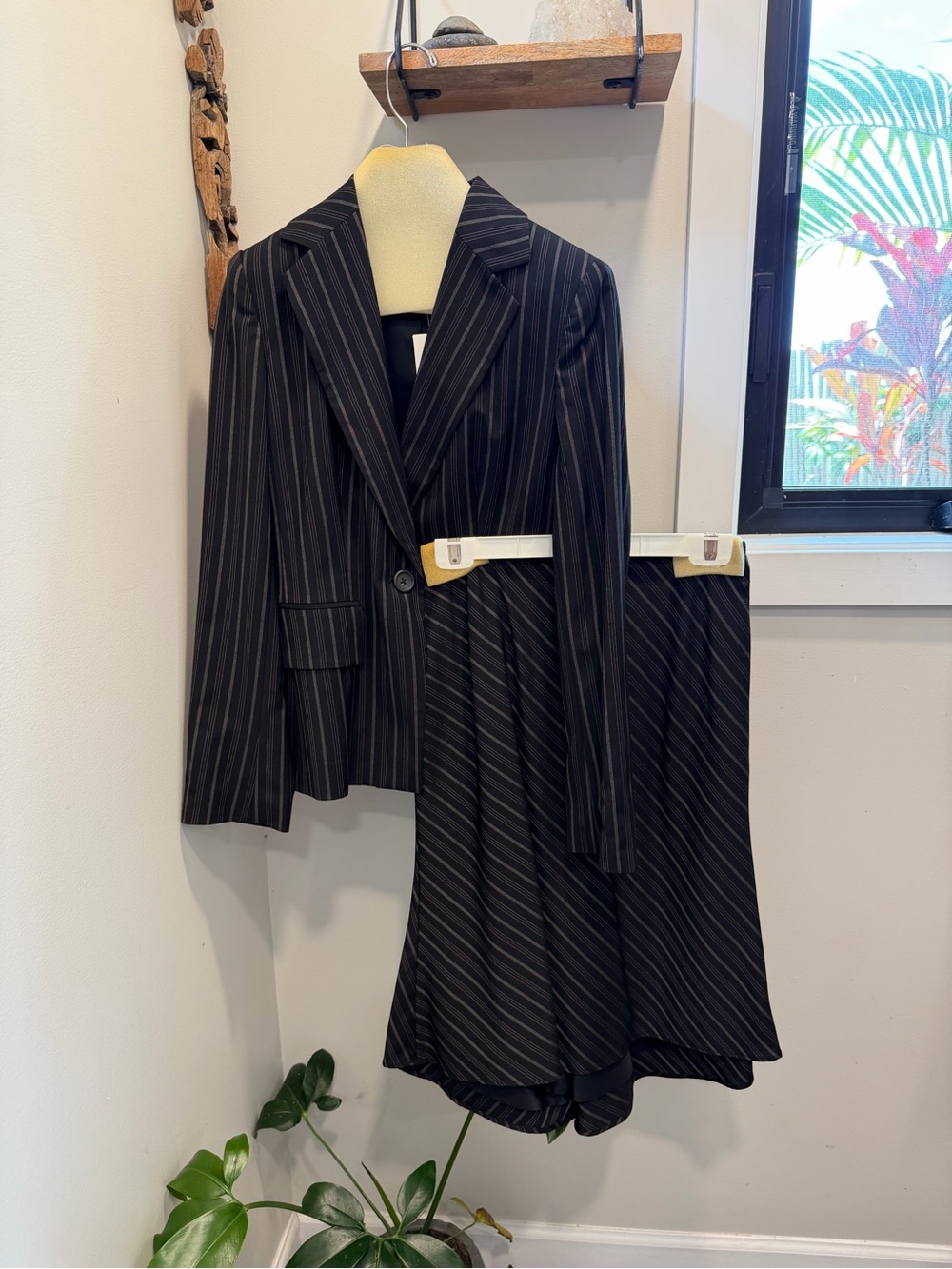 Banana Republic Black Pinstripe Blazer and Skirt (B-new)